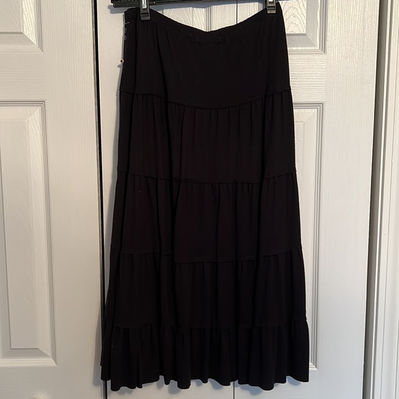 Black skirt with beads - Picture 3 of 4